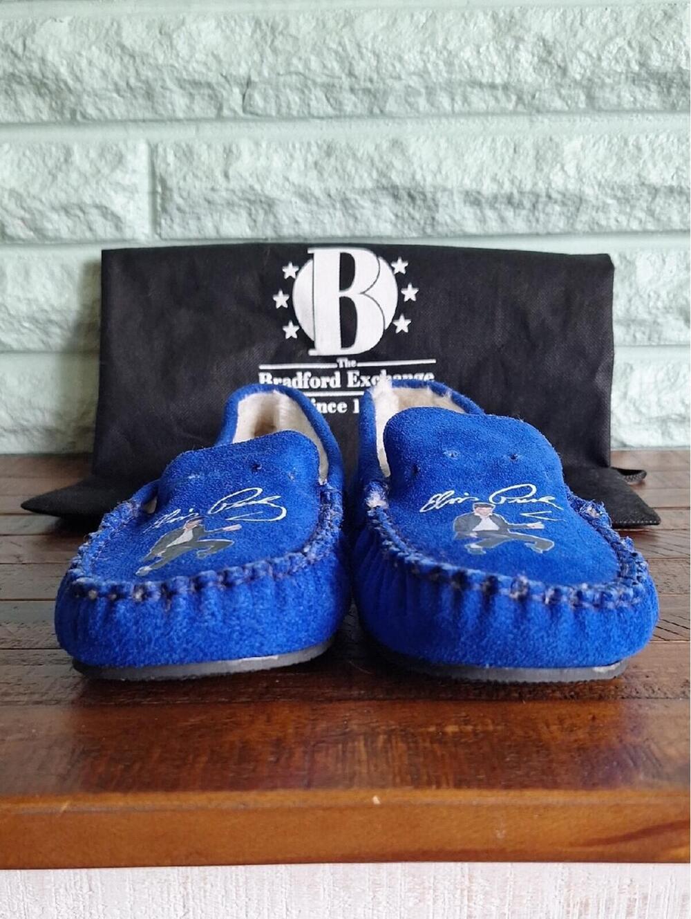 2023 Bradford Exchange Womens Elvis Presley Dancing Blues Suede Moccasins Size 9 - Picture 3 of 9